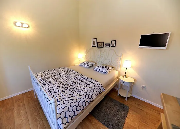 Апартаменти Meri-puntamika Задар